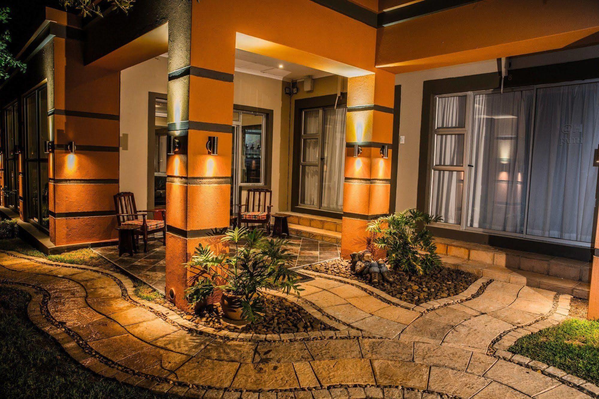 Home Guesthouse Рустенбург Екстериор снимка